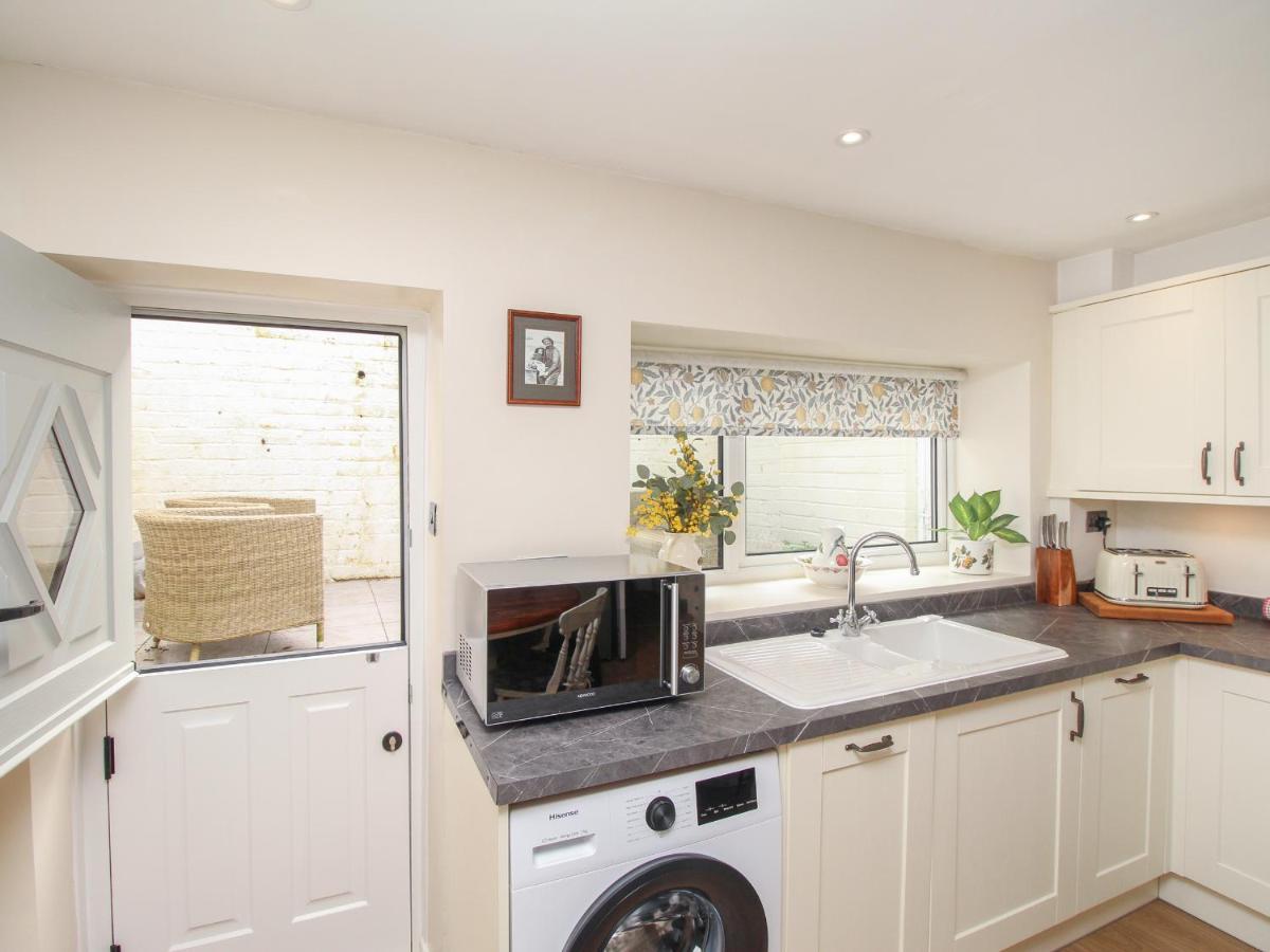 White Cottage Bere Regis Exterior foto